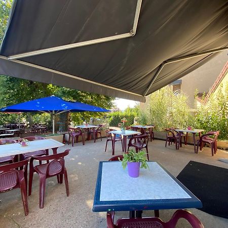 Hotel Restaurant La Place Malay  Екстер'єр фото