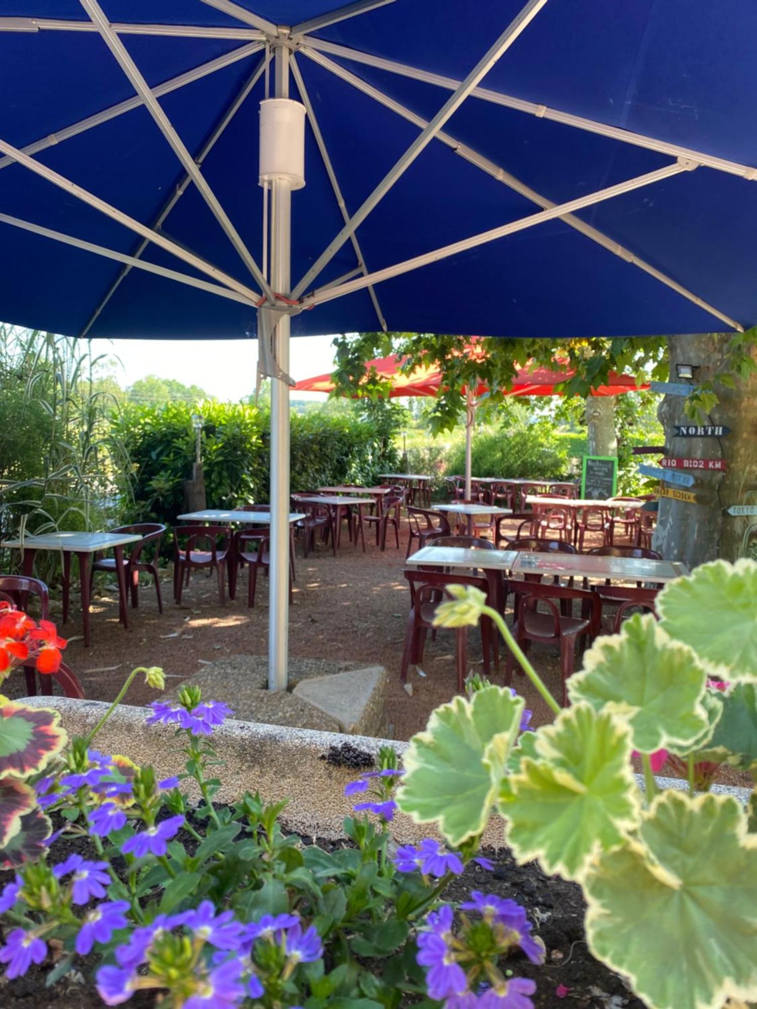 Hotel Restaurant La Place Malay  Екстер'єр фото