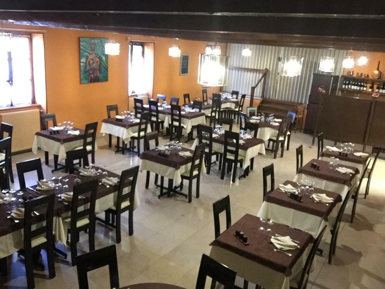 Hotel Restaurant La Place Malay  Екстер'єр фото
